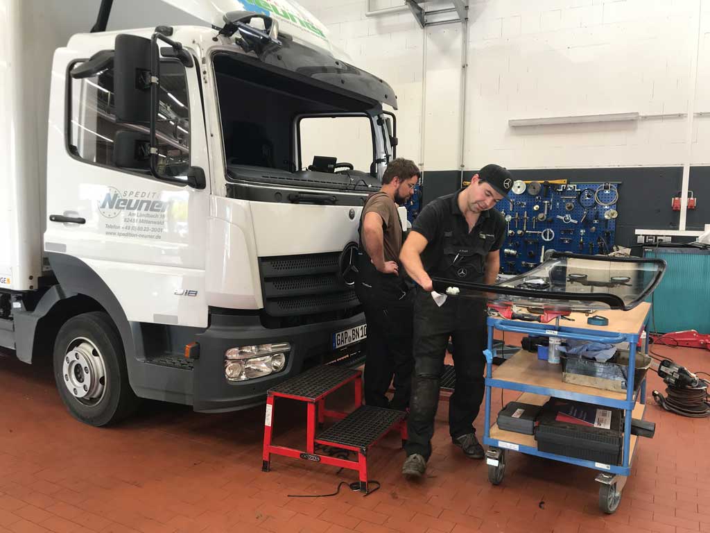 Hardi und Peter Frontscheibe